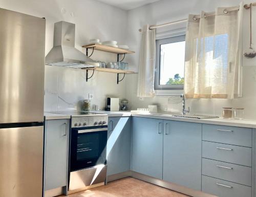 Oxilithos Villa | The Little House by the Sea