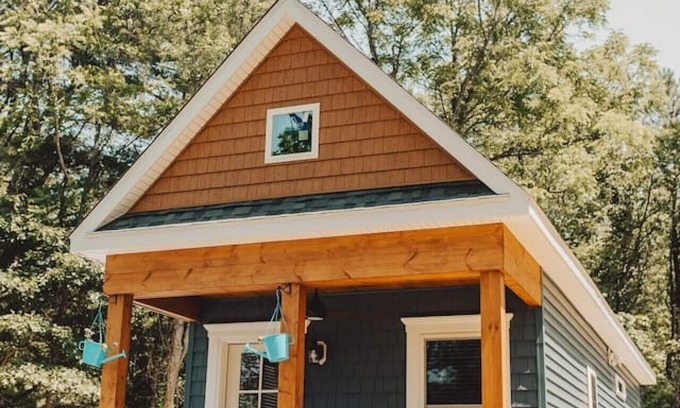 Lincoln House | The Little house W/ Pool & Spa