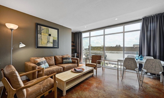 Downtown Austin Apartment | The Littlefields by Lodgewell | Amazing Views | B8