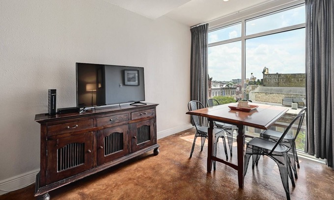 Downtown Austin Apartment | The Littlefields by Lodgewell | Work From Home! B3