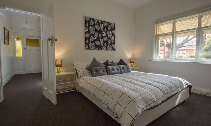 Erindale House | The living is easy in this generously proportioned 1920’s Bungalow