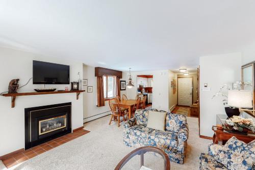 Stowe Area House | The Lodge #23