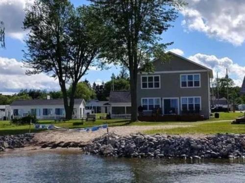 Houghton Lake House | The Lodge at Lyman's