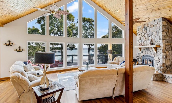 Sunrise Beach House | The Lodge at Sparkling Water