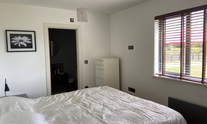 Ryde Cabin | The Lodge, Ravens Oak Farm, Ryde