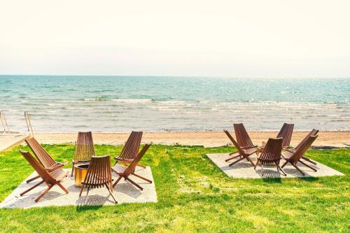 Wainfleet Apartment | The Long Beach Resort - Beachfront Cottages & Townhouse Suites