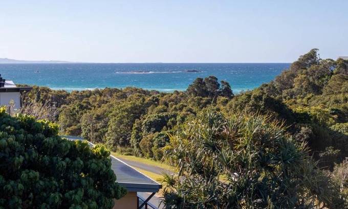 Point Lookout House | THE LOOKOUT BEACH HOUSE