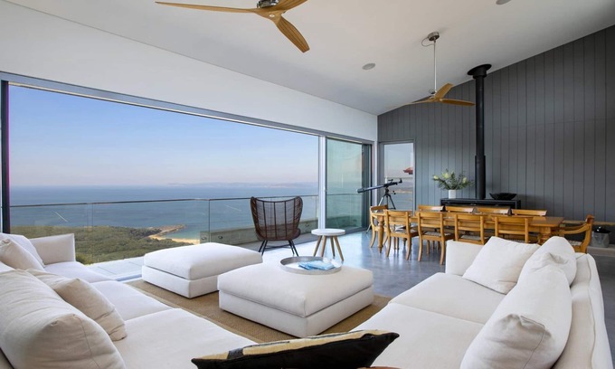 Killcare Heights House | The Lookout @ Killcare - 4 bedroom architecturally designed house with amazing ocean and bush views