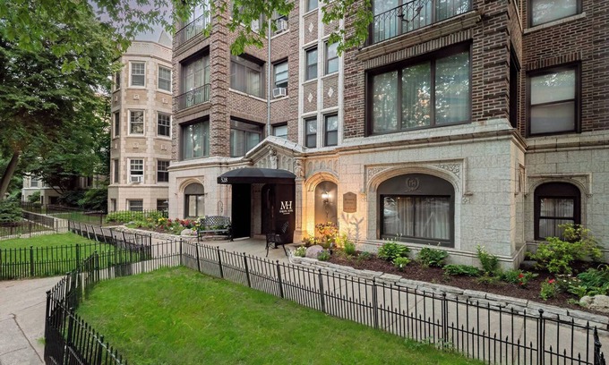 Lakeview Hotel | The Majestic Hotel