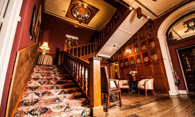 Crickhowell Hotel | The Manor Hotel
