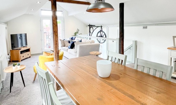 Petworth House | The Mews Pet-Friendly + Parking