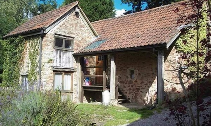 Fiddington Cottage | THE MILL, pet friendly, character holiday cottage in Bicknoller