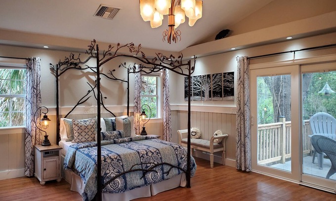 Mount Dora House | "THE MODERN TREE HOUSE" ~ Historic District ~ 2,100 Sq.Ft. Open-Plan ~ 3 BR/2BA