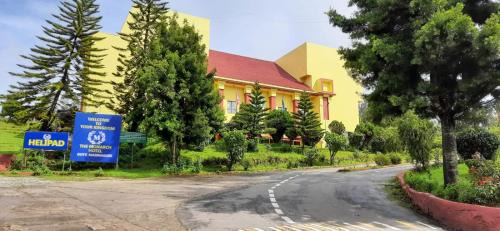 Pudumund Hotel | The Monarch