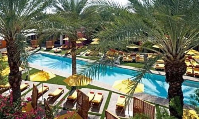 Civic Center Mall Resort | The Monarch
