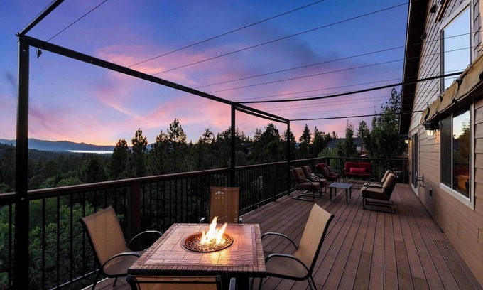 Upper Moonridge Cabin | The Moose House By Destination Big Bear: 4 Bedroom Luxury Home! Gorgeous Views! HOT TUB! Gameroom!