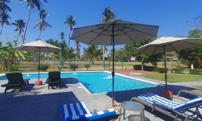 Ixtapa House | The most beautiful house in Ixtapa in front of the golf course