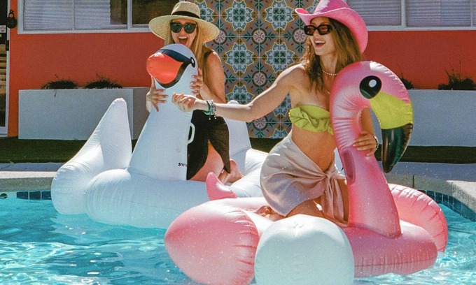 Warm Sands Hotel | The Muse Hotel | Palm Springs | Pool & Hot Tub!