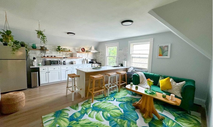 Dwight Apartment | The Nest At Elm City Flats.