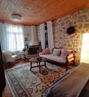 Mesaia Trikala Apartment | The Nest Filoxenia