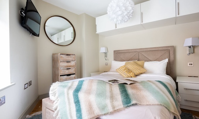 Mayfair Hotel | The New Bond Street Loft - Modern 1Bdr City Centre Apartment