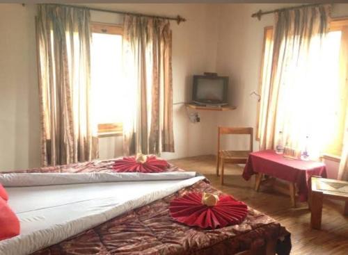 Leh Other | The Noble