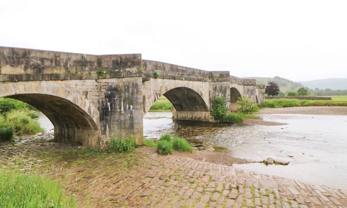 Burnsall Cottage | THE OLD COBBLERS, pet friendly, with open fire in Grassington