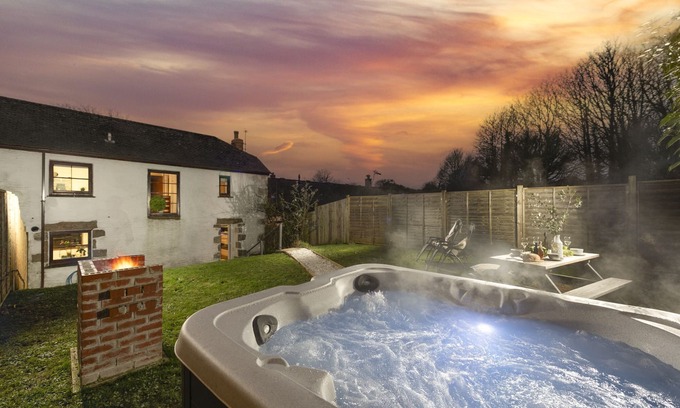 Crowlas Cottage | The Old Hay Barn, Croft Hooper - a cottage that sleeps 4 guests in 2 bedrooms