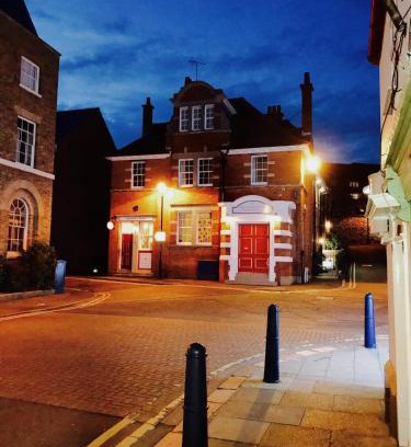 Hythe House | The Old Post Office Boutique Guesthouse