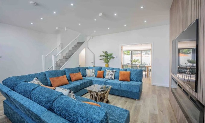 New Forest District Cottage | The Old School Sleeps 14