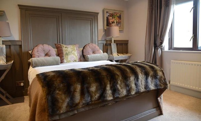 Ballydrain Hotel | The Old Schoolhouse Inn