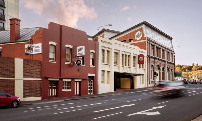 Sullivan's Cove Apartment | The Old Woolstore Apartment Hotel