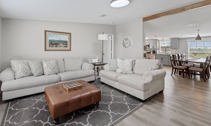 Hackberry House | The Oyster House – Waterfront