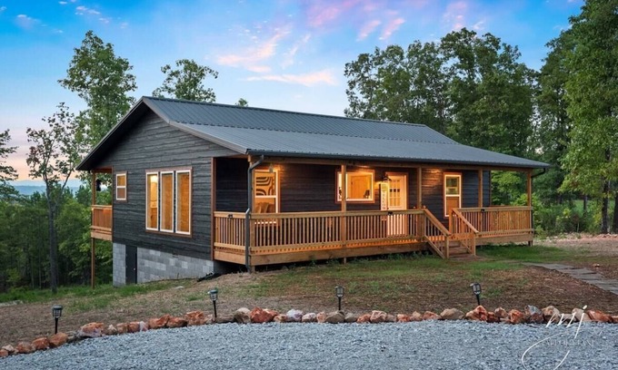 Jasper House | The OZ Oasis Cabin @ Buffalo River- Stunning Views