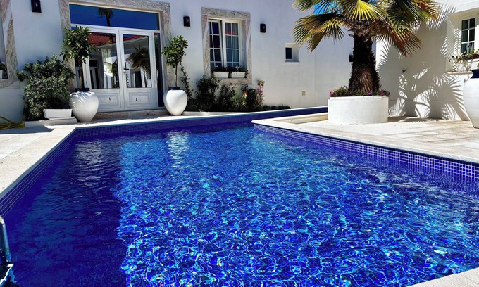 Alvito House | The Palm Tree House: Alentejo, Private swimming pool, 6 suites, Iconic Palm tree