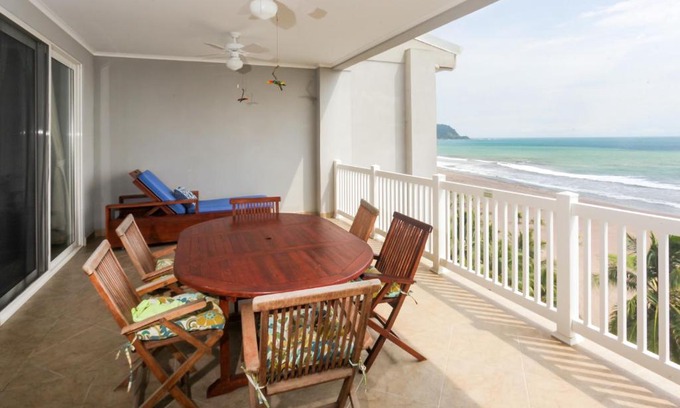 Barrio Los Villalobos Apartment | The Palms 703