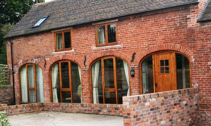 Albrighton Apartment | The Parlour - Self-Catering at Boningale Manor