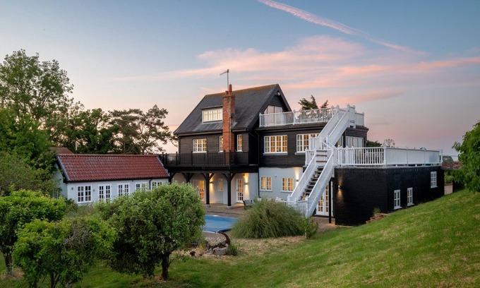 Orford House | The Pavilion - Five Bedroom House, Sleeps 10