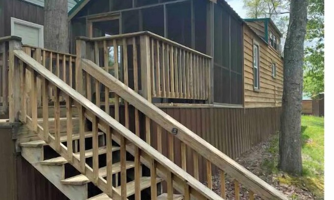 Ansted Cabin | The Peaceful Pine Cabin