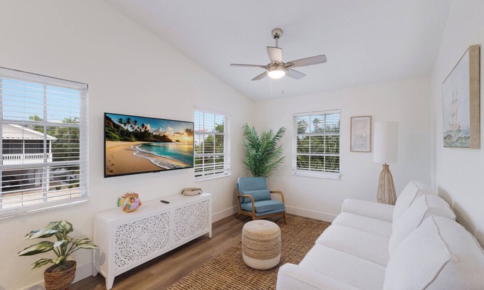 Bradenton Beach Cottage | The Pelican’s Nest – Cozy Stay Near the Beach