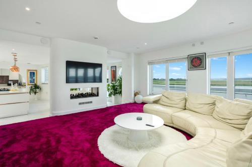 Milford on Sea Apartment | The Penthouse - Marine House
