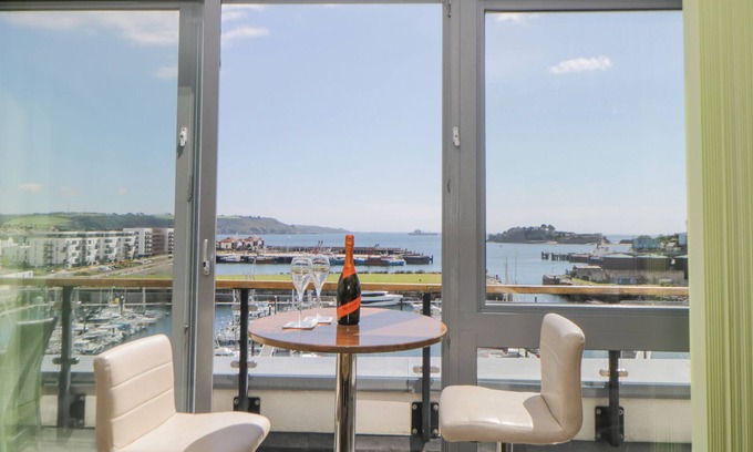 Plymouth Cottage | THE PENTHOUSE, PHOENIX QUAY, family friendly in Plymouth