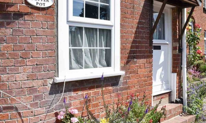 Lympstone Cottage | The Pepper Pot Sleeps 4 Sunlit Garden