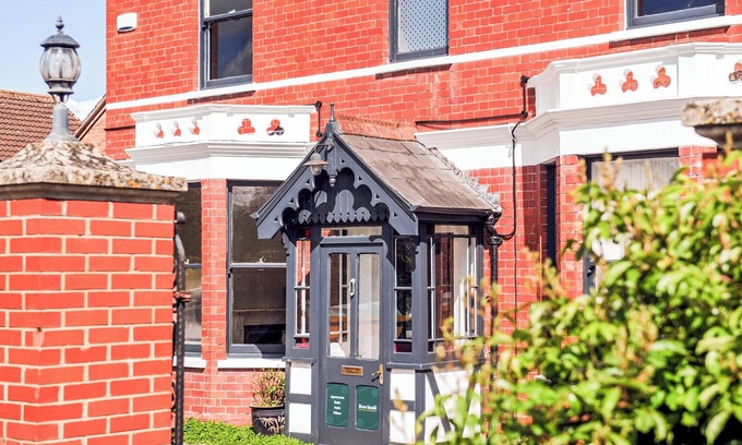 Cheltenham Cottage | The perfect base to enjoy Cheltenham Spa and the wider Cotswold.