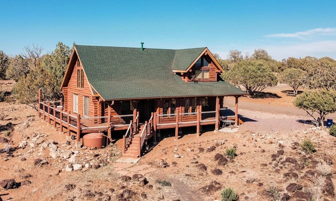 Ash Fork Ski Chalet | The Perfect Retreat: Beautiful Log Cabin in Northern Arizona, Camp Picacho - Adventure Awaits