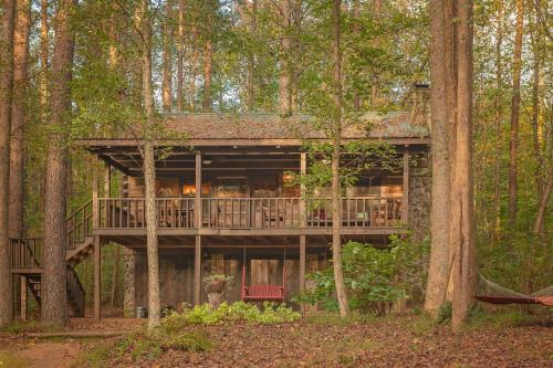 Benton House | The Pines Riverside Log Cabin On The Ocoee