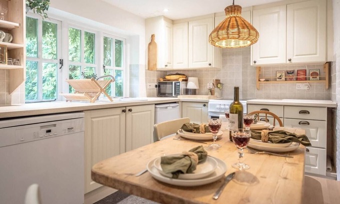 Blaxhall House | The Pink Cottage, Blaxhall