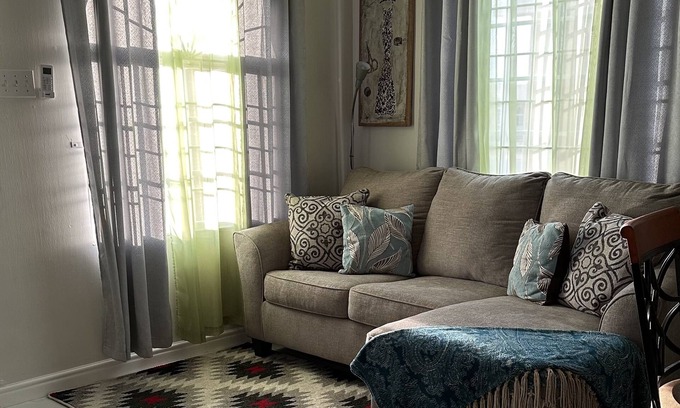 Spanish Town Zone House | The Plams at Phoenix Gated community with 24 hour security.