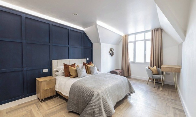 Oadby Apartment | The Pocklington - The Magistrate's suite (Flat 10)