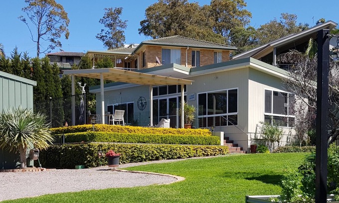 Lemon Tree Passage Apartment | The Pool House